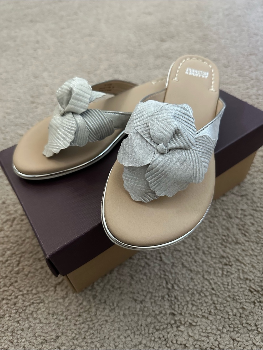 NEW Johnston & Murphy Reannie Silver Metallic Sandals